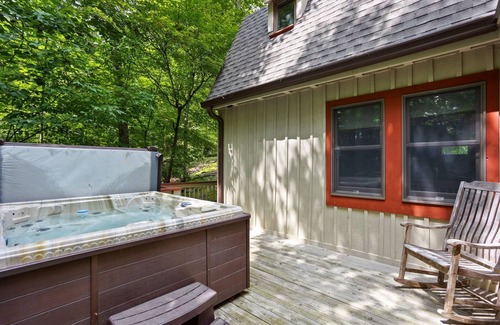 Nashville Cabina | 2 BR, 2 BA Log Cabin