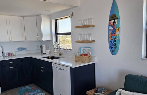 Ormond-by-the-Sea Condominio | 2 BR/ 2 BA oceanfront end unit condo with stunning ocean views, pool, and WIFI.