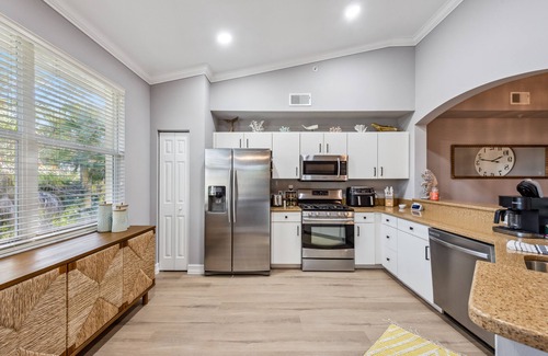Tarpon Bay Condominio | 2 BR 2 Bath Newly Renovated Condo