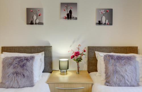 Coventry Apartamento | 2-BR Apartment, En-suite, Allocated Parking, next to Playground
