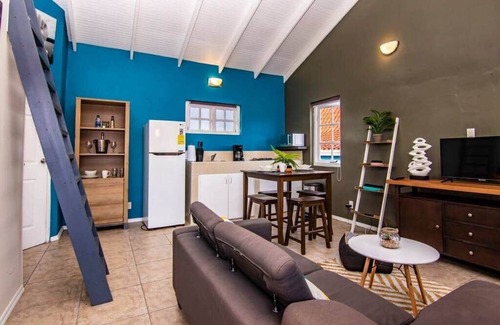 Colon Apartamento | 2 br Apartment w attic - O