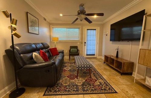Highlands - Perkins Apartamento | 2 BR apartment with laundry pool