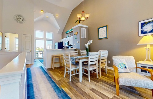 Bermuda Bay Condominio | 2 BR Condo with shared pool and central air