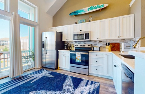Bermuda Bay Condominio | 2 BR Condo with shared pool and central air
