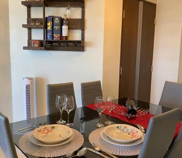 Iloilo Apartamento | 2 BR Corner Executive Suite at Lafayette Park Square Megaworld Blvd Unit 5H
