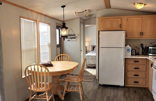 Sherkston Cabaña | 2 BR Cottage at Sherkston Shores Resort - 100 meters to Erie Lake Sandy Beach