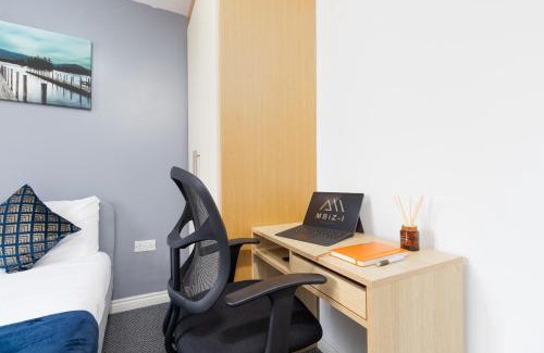 Coventry Apartamento | 2-BR Executive En-Suite Apartment by MBiZ