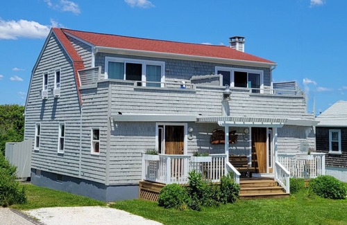 Matunuck Casa | 2 BR Matunuck Beach House, 1 Block from Ocean