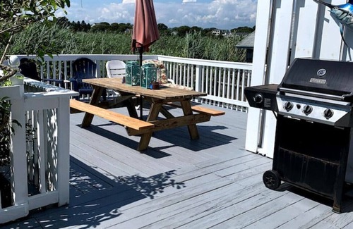 Matunuck Casa | 2 BR Matunuck Beach House, 1 Block from Ocean