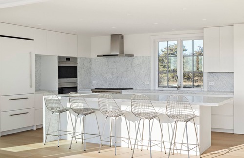 Chilmark Casa | 2 BR, Modern Main House, 1000 feet of private beach, AC, WiFi, Gym