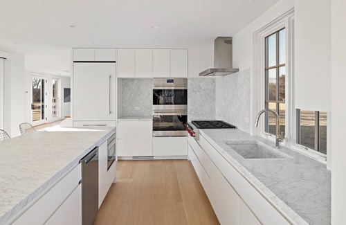 Chilmark Casa | 2 BR, Modern Main House, 1000 feet of private beach, AC, WiFi, Gym