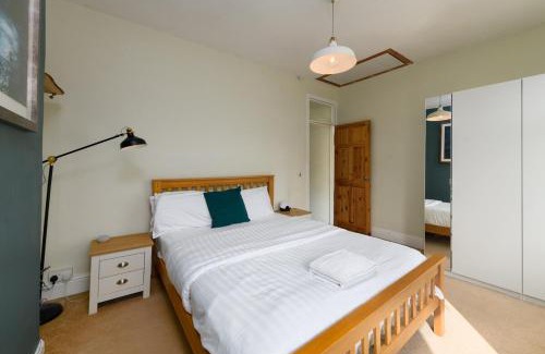 Roath Apartamento | 2 BR Neutral Sanctuary - 27 Min To Cardiff Castle