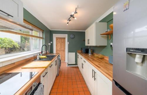 Roath Apartamento | 2 BR Neutral Sanctuary - 27 Min To Cardiff Castle