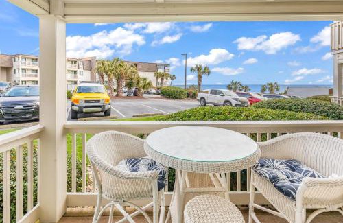 Myrtle Beach Apartamento | 2 BR Ocean Forest Villa Steps Away From Pristine Sandy Beaches
