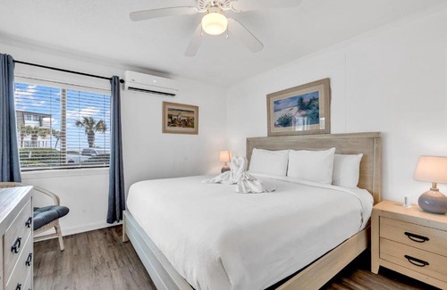 Myrtle Beach Apartamento | 2 BR Ocean Forest Villa Steps Away From Pristine Sandy Beaches