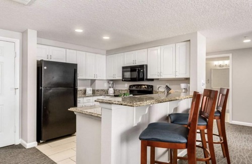 Brush - Stewarts Complejo | 2 BR Resort Managed Suites at Wyndham Ocean Walk - 4 Pools, Lazy River, Beach!