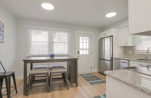 Southend Casa | 2-BR Sea Coral Beach House - 1.5 blocks from beach