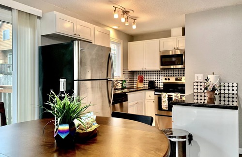 Aloha Casa | 2 BR Single Story Townhouse w King Bed