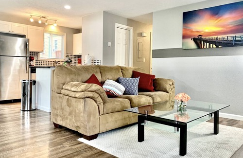 Aloha Casa | 2 BR Single Story Townhouse w King Bed