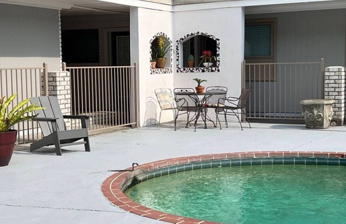 Highlands - Perkins Apartamento | 2 br Steps from Tiger Stadium