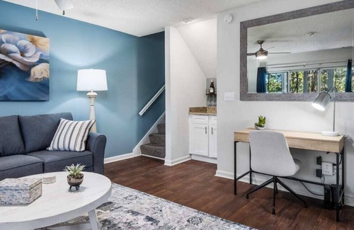 Meadowbrook Casa | 2 BR Townhome w/comfy King Beds | Central to shops