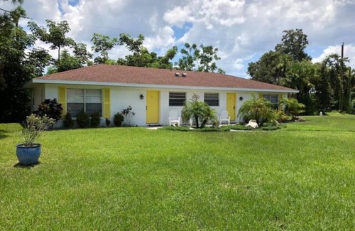Laurel Villa | 2 BR VILLA SUITE w/ queen bed