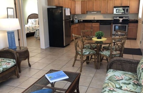 Laurel Villa | 2 BR VILLA SUITE w/ queen bed