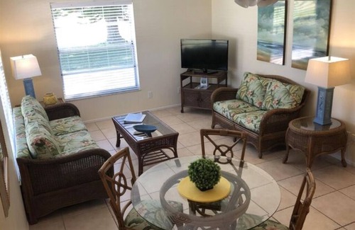 Laurel Villa | 2 BR VILLA SUITE w/ queen bed