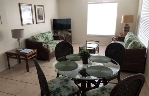 Laurel Villa | 2 BR VILLA SUITE w/ queen bed