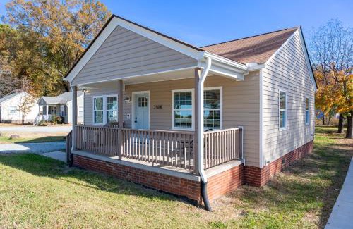 Durham Casa | 2 BR w/King Bed Near Duke Campus & Hospital