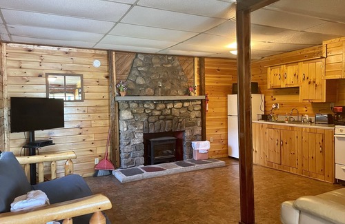 Lake Luzerne-Hadley Cabina | Suites de 2 dormitorios frente al mar Lodge