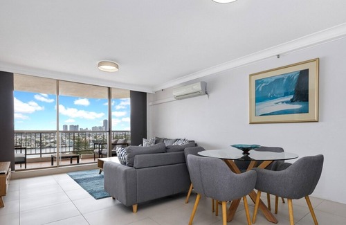 Surfers Paradise Apartamento | 2 BR With Beautiful Views