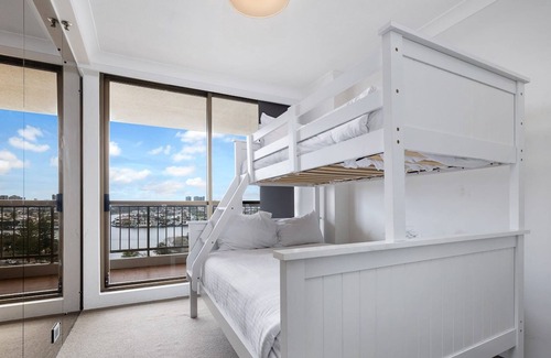 Surfers Paradise Apartamento | 2 BR With Beautiful Views