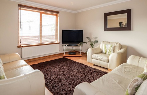 Marybank Cabaña | 2 BRAEVIEW, pet friendly, with a garden in Beauly