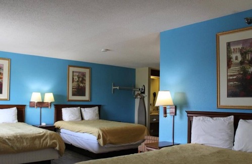 Mount Vernon Casa | 2 Budget-Friendly Units Close to Western Hills Country Club, Free Breakfast