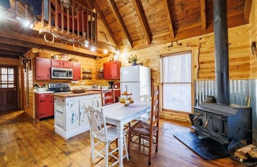Mentone Casa | 2 Cabins on 3 Acres - Hot Tub, Horse Shoes