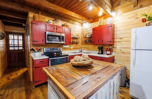 Mentone Casa | 2 Cabins on 3 Acres - Hot Tub, Horse Shoes