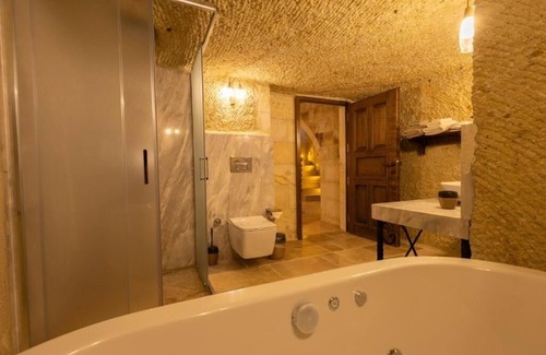 Mustafapasa Hotel | 2 Cave Suites Ideal for Family Getaway w/ Stunning Garden & Pool Access