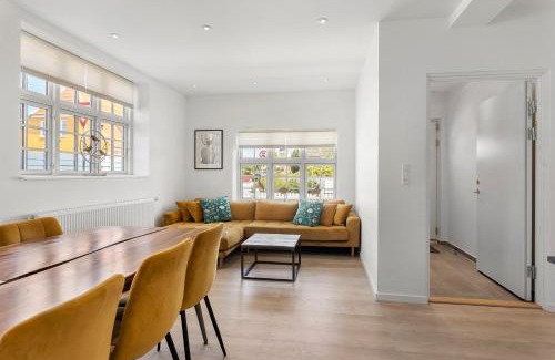 Skagen Apartamento | 2 Centralt beliggende og lyst indrettet lejlighed