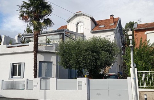 La Terrasse Cama Y Desayuno | 2 chambres et salle de bain un oasis de bien être Piscine et jardin Direct Gare Aéroport