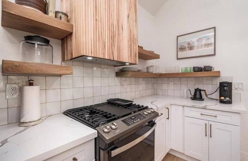 Auburn Casa | 2 charming homes on 1 property, w hot tub