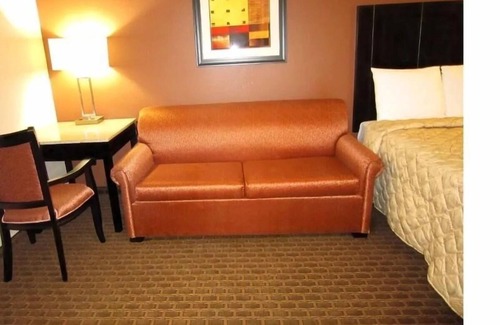 Monmouth Junction Casa | 2 Comfortable Units, Free Breakfast, Close to Major Malls & Movie Theaters!