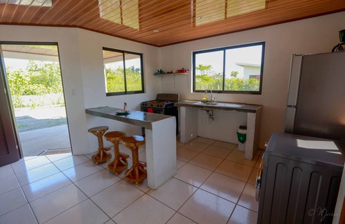 Bandera Villa | ¡Cómoda villa nueva cerca del Pacífico, piscina privada con cascada!