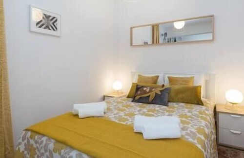 Lapa Apartamento | 2 Comfy Bright Flats w/ Netflix