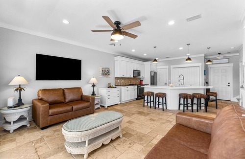 Emerald Waters Village Casa | 2 Community Pools ~ Pet Friendly ~ Gated Community & Beach Access