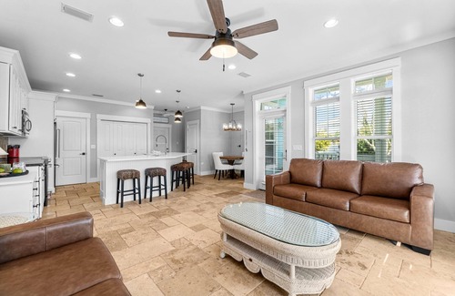 Emerald Waters Village Casa | 2 Community Pools ~ Pet Friendly ~ Gated Community & Beach Access