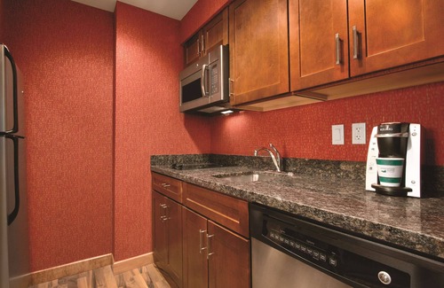 Bricktown Apartamento | 2 Connecting Suites at a Hotel