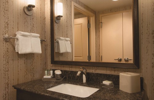 Bricktown Apartamento | 2 Connecting Suites at a Hotel