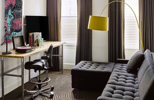 Union Square Hotel | 2 Connecting Suites at a 4⭐️ Hotel