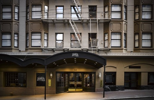 Union Square Hotel | 2 Connecting Suites at a 4⭐️ Hotel
